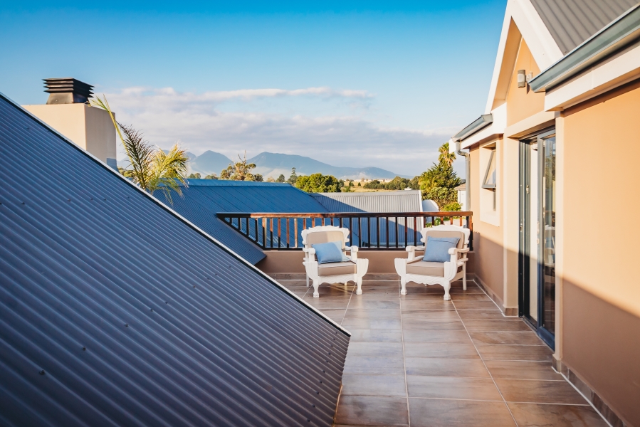 4 Bedroom Property for Sale in Kraaibosch Manor Western Cape